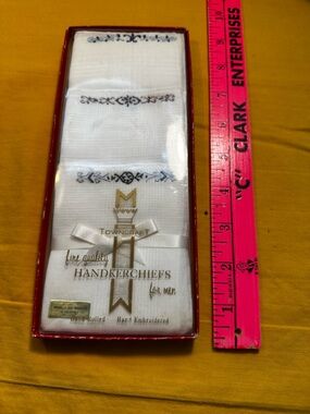 Towncraft White Embroidered Men’s Handkerchiefs